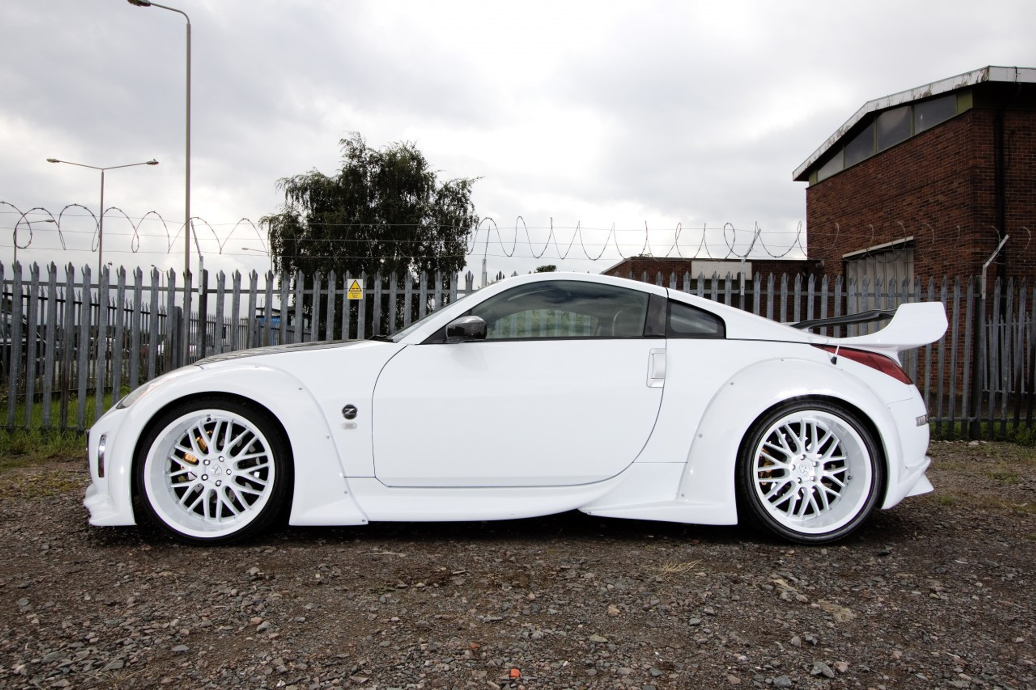 nissan-350z-z33-veilside-style-version-3-wide-aero-body-kit-meduza