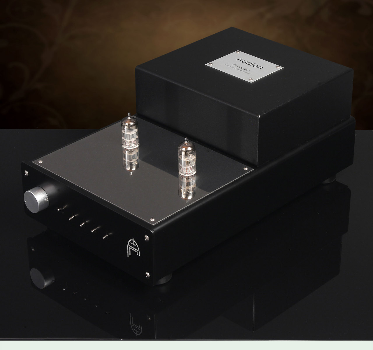 AUDION PREMIER 0.5 LINE LEVEL PRE-AMPLIFIER. Imported by True Audiophile.