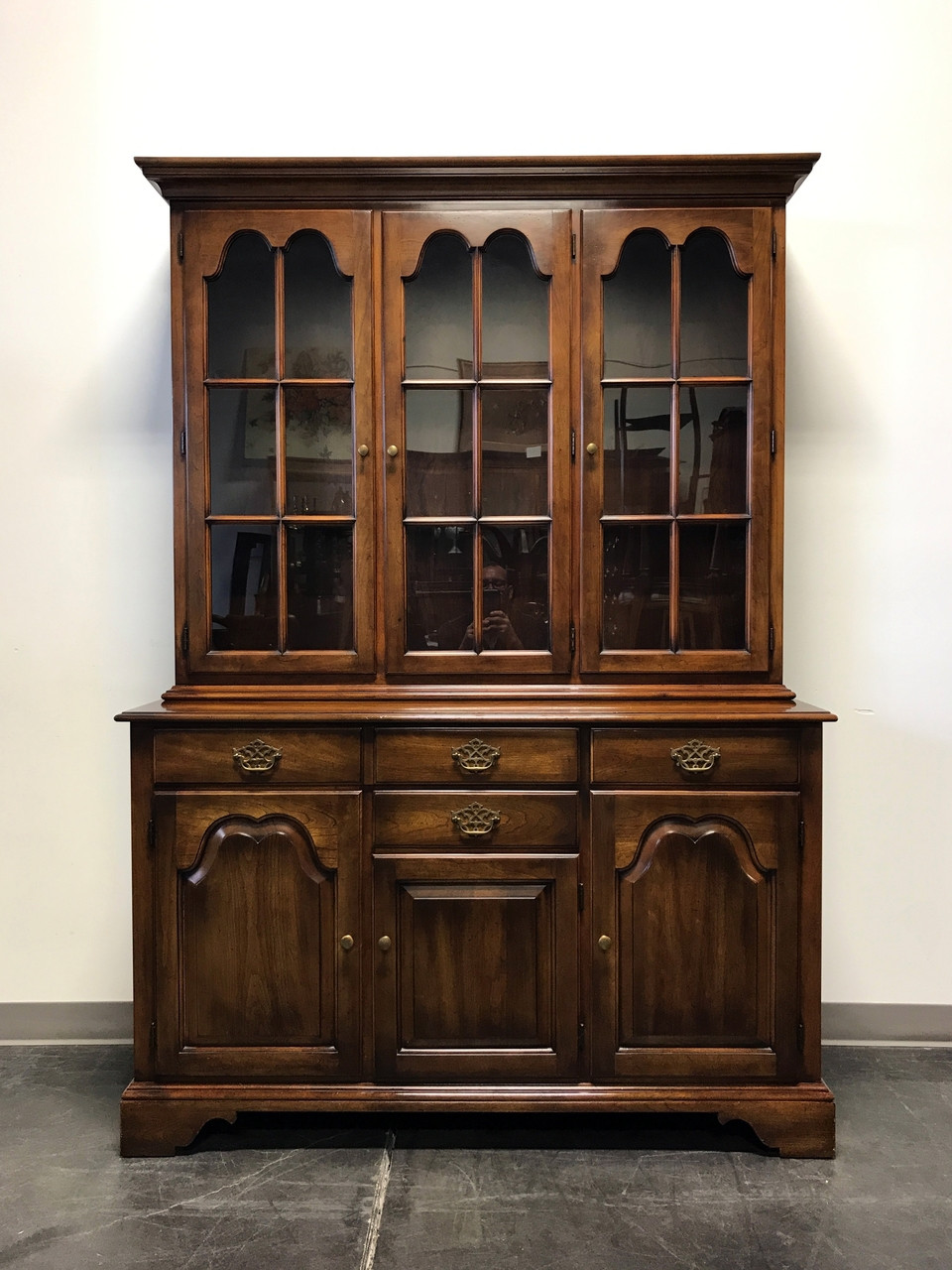 SOLD OUT - STATTON Oxford Antique Cherry China Cabinet Hutch SOLD OUT - STATTON Oxford Antique Cherry China Cabinet Hutch - SOLD OUT - STATTON Oxford Antique Cherry China Cabinet Hutch