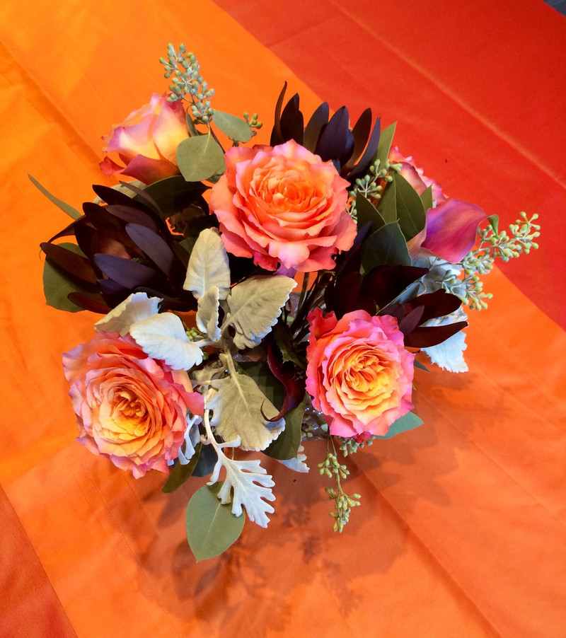 Amazing garden roses with dusty miller Amazing garden roses with dusty miller