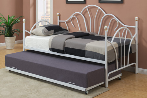 DAYBED WITH TRUNDLE IN WHITE METAL FINISH