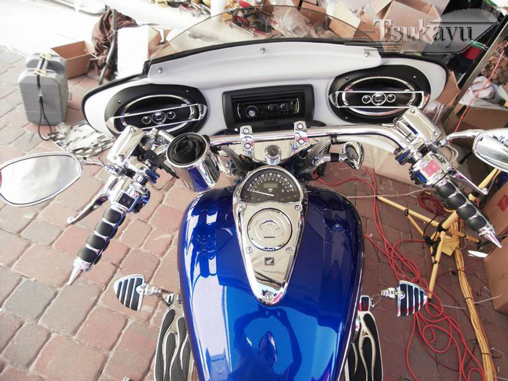 Batwing Classic Fairing with Regular Headlight Opening for Honda VTX 1800 6x9 speakers