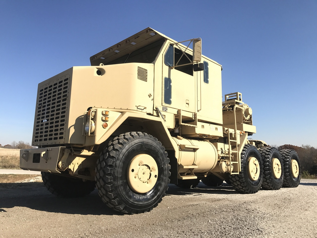 Oshkosh M1070 8x8 HET Military Heavy Haul Tractor Truck SOLD Midwest