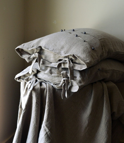 Natural stonewashed pillowcase with ties
