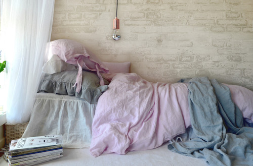 Set of 2 stonewashed Dusty Pink linen pillow cases with ties