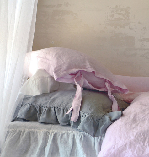 Set of 2 stonewashed Dusty Pink linen pillow cases with ties