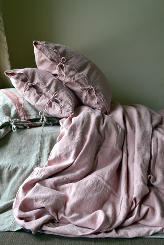 Rose Quartz stonewashed linen quilt cover. Heavy weight rustic linen