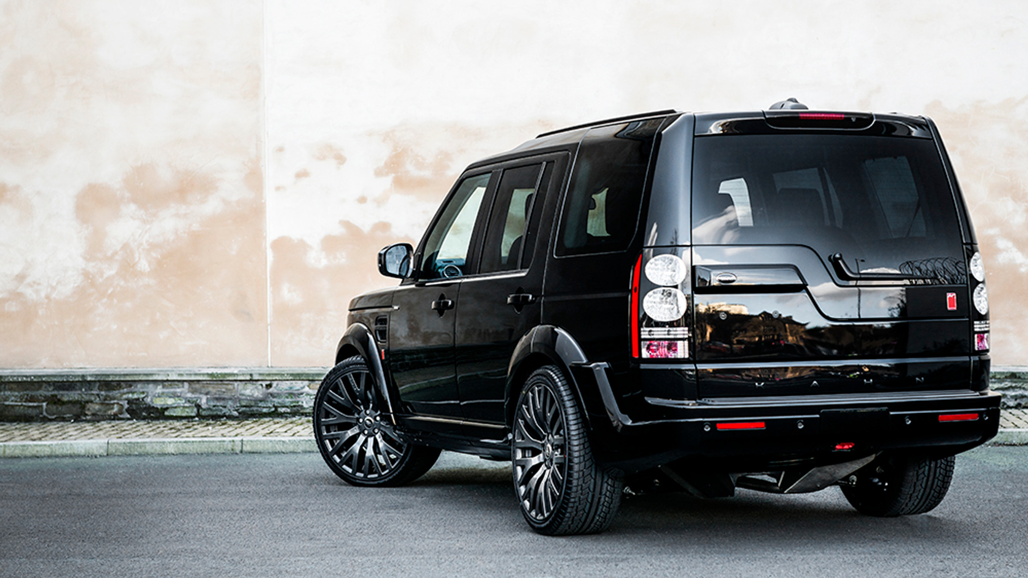 Land Rover Discovery 4 Kahn Aerodynamic Body kit 20152016 Meduza Design Ltd