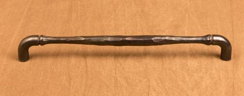 studio pull; use on large drawers/cabinets or small doors