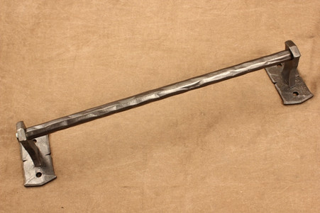 Hammered Round Towel Bar