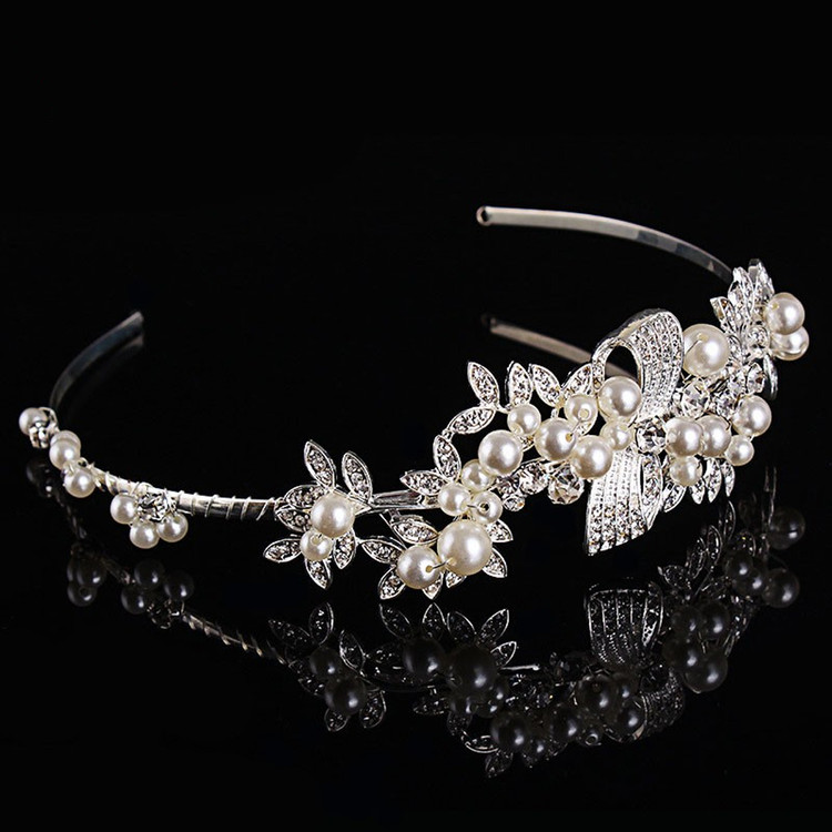 Elegant Pearl Bridal Headpeice