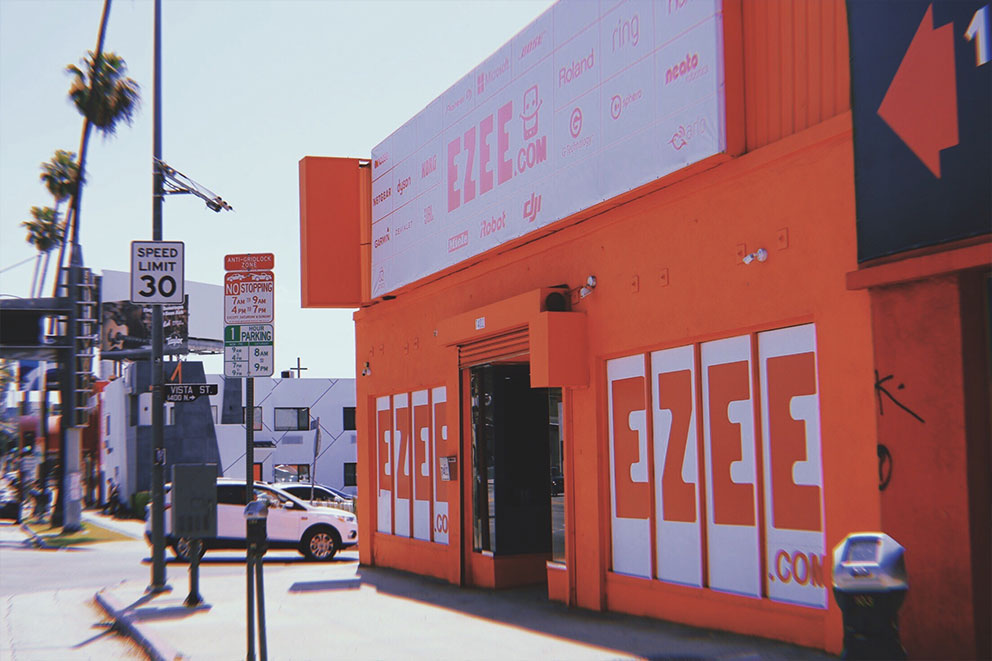 E ZEE 1: 7402 W Sunset Blvd, Los Angeles, CA, 90046