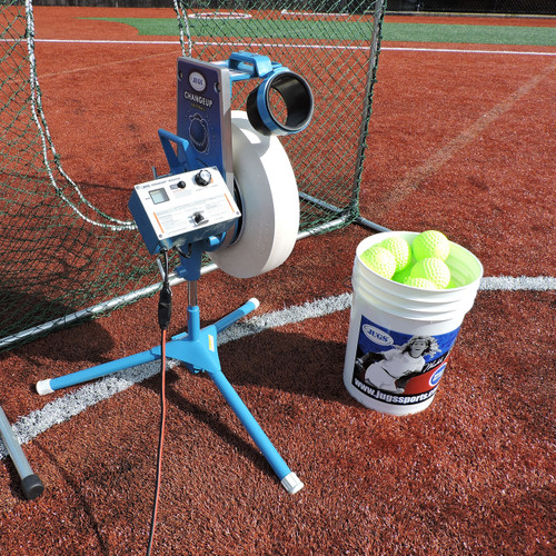 Changeup Super Softball™ Pitching Machine Changeup Super Softball™ Pitching Machine