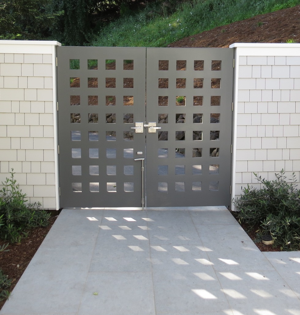custom-double-gate-by-russell-fong-with-360-yardware-gate-hardware.jpg custom-double-gate-by-russell-fong-with-360-yardware-gate-hardware.jpg