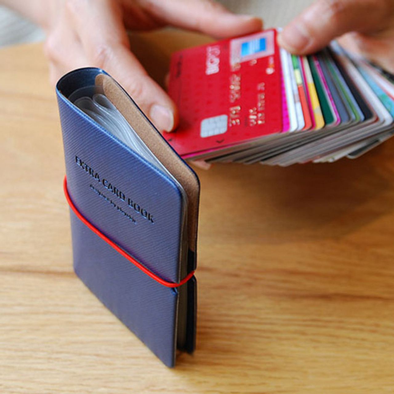 Playobje Extra 30 pocket card case holder - fallindesign