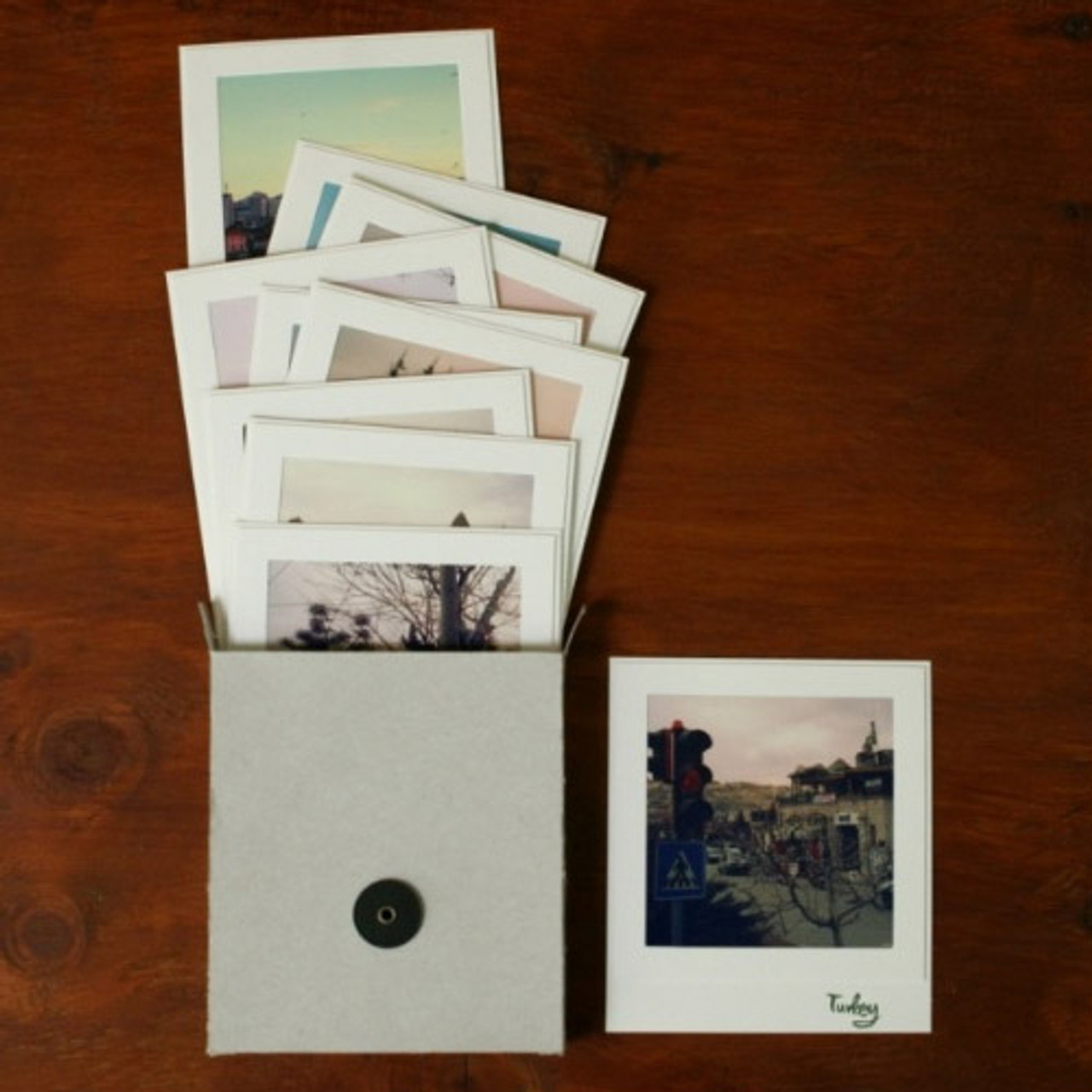 Moods&Views White standing paper photo frame set fallindesign