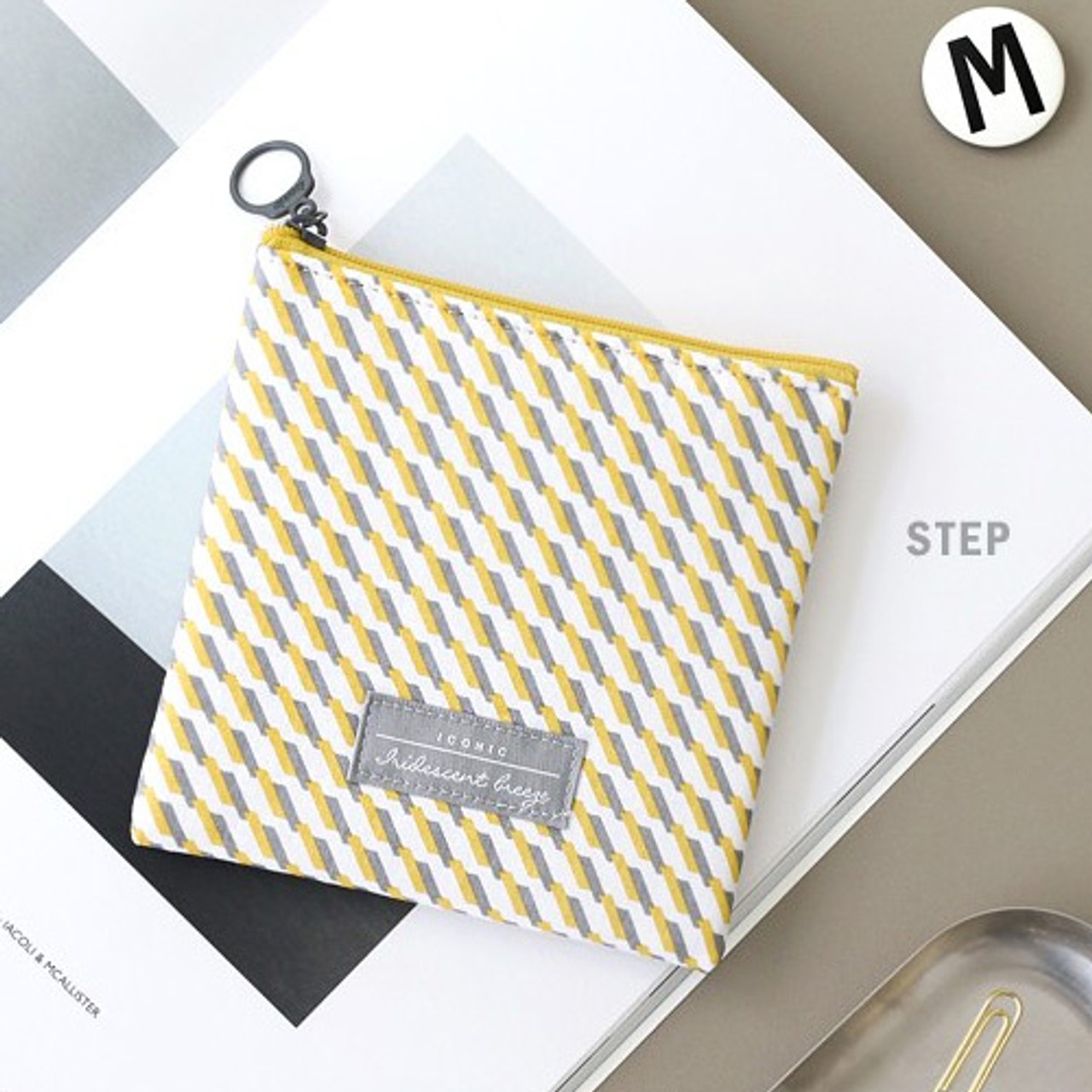 Iconic Comely pattern small flat zipper pouch