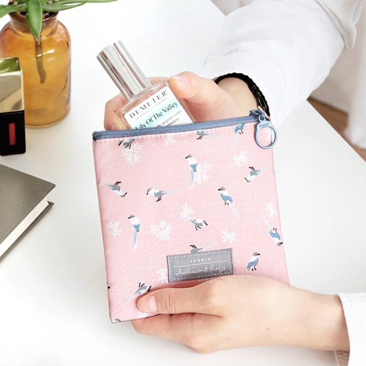 Iconic Comely pattern small flat zipper pouch