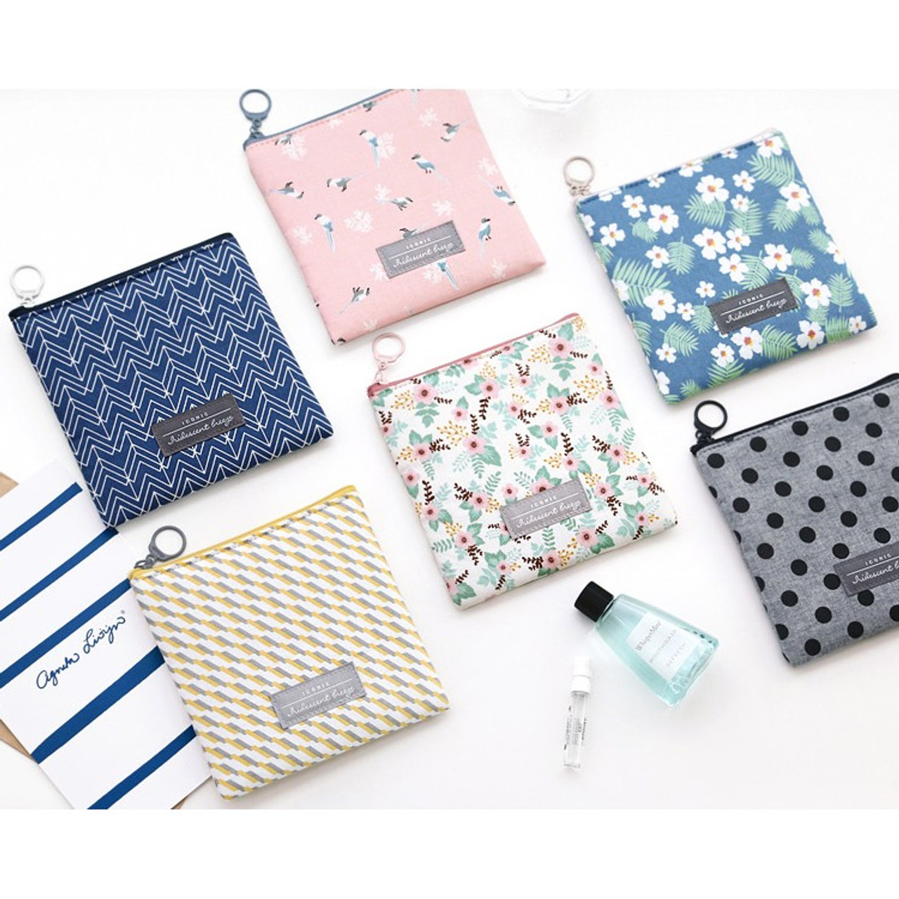 Iconic Comely pattern small flat zipper pouch