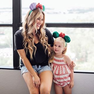 Crest 3D Whitestrips Laura Rieckhoff with Daughter | Crest White Smile