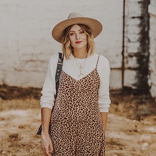 Crest 3D Whitestrips Camilla Thurman with Hat | Crest White Smile
