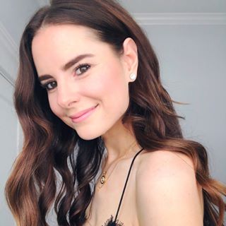 Crest 3D Whitestrips Veronika Brit | Crest White Smile