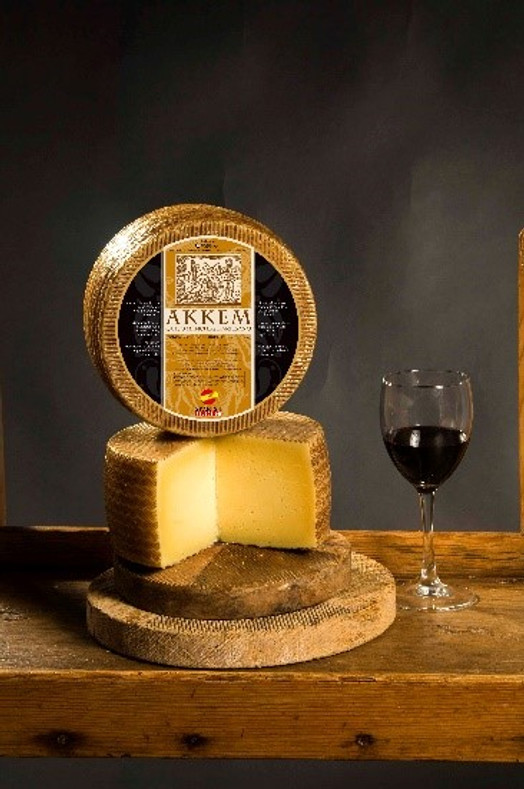 ARTISANAL RAW MILK MANCHEGO CHEESE