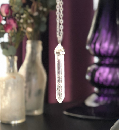 Quartz Slim Point Pendulum Necklaces