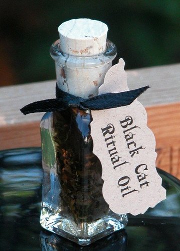 Black Cat Oil for Reversing Bad Luck and Negative Energies, Love and Money Drawing - Alchemist Tree