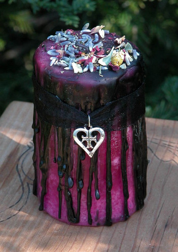 Hot Sugar Love . Herbal Alchemy Magick Candle With Sugar, Amber, Lavender, Rose, Chamomile . Sexual Seduction, Attraction, Romance, Passion