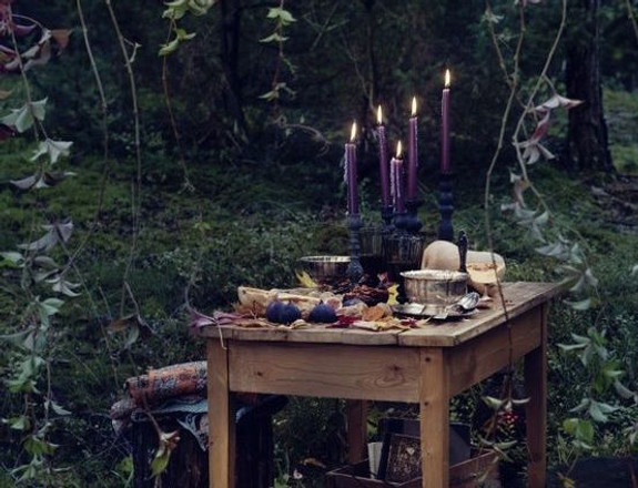Must be the Season of the Witch - About Samhain and the Witches New Year