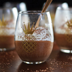 Golden Crown Pineapple Stemless Wine Glass