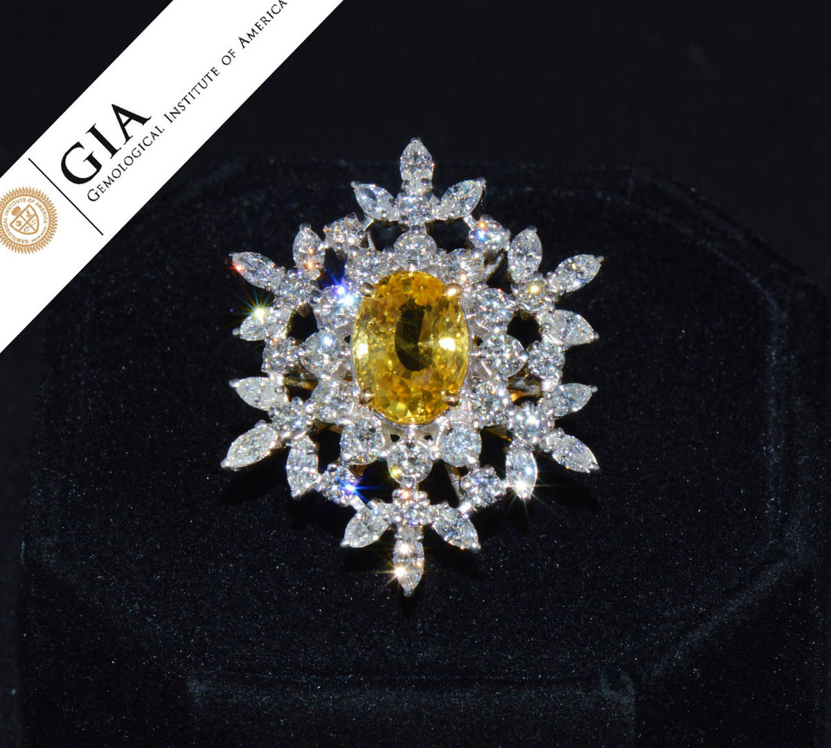 GIA Certified Natural 6.1CTS VS F Diamond 18K Solid Gold Yellow Ceylon Sapphire Ring