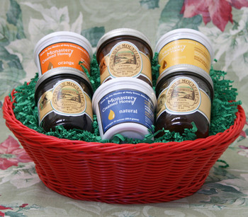HONEY AND PRESERVE LOVER'S BASKET FOR THE HOLIDAYS HONEY AND PRESERVE LOVER'S BASKET FOR THE HOLIDAYS