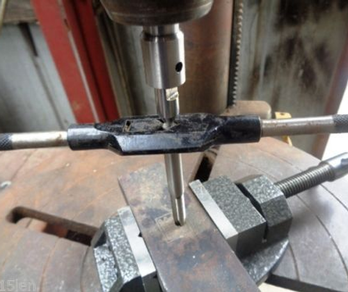 Tapping Center (Spring Loaded) - 1/2" Tapping Center (Spring Loaded) - 1/2"