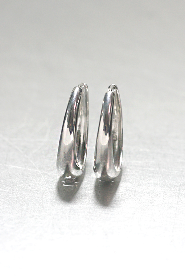 sterling Silver Hinge Oval Hoop Earrings 30mm from kellinsilver.com