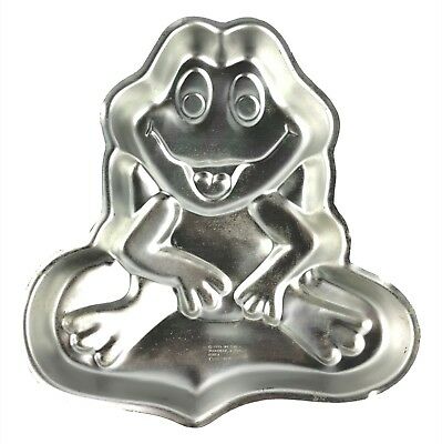 toad or frog cake pan