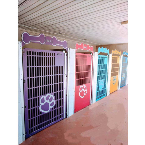 Mugus pet resort kennel gates.