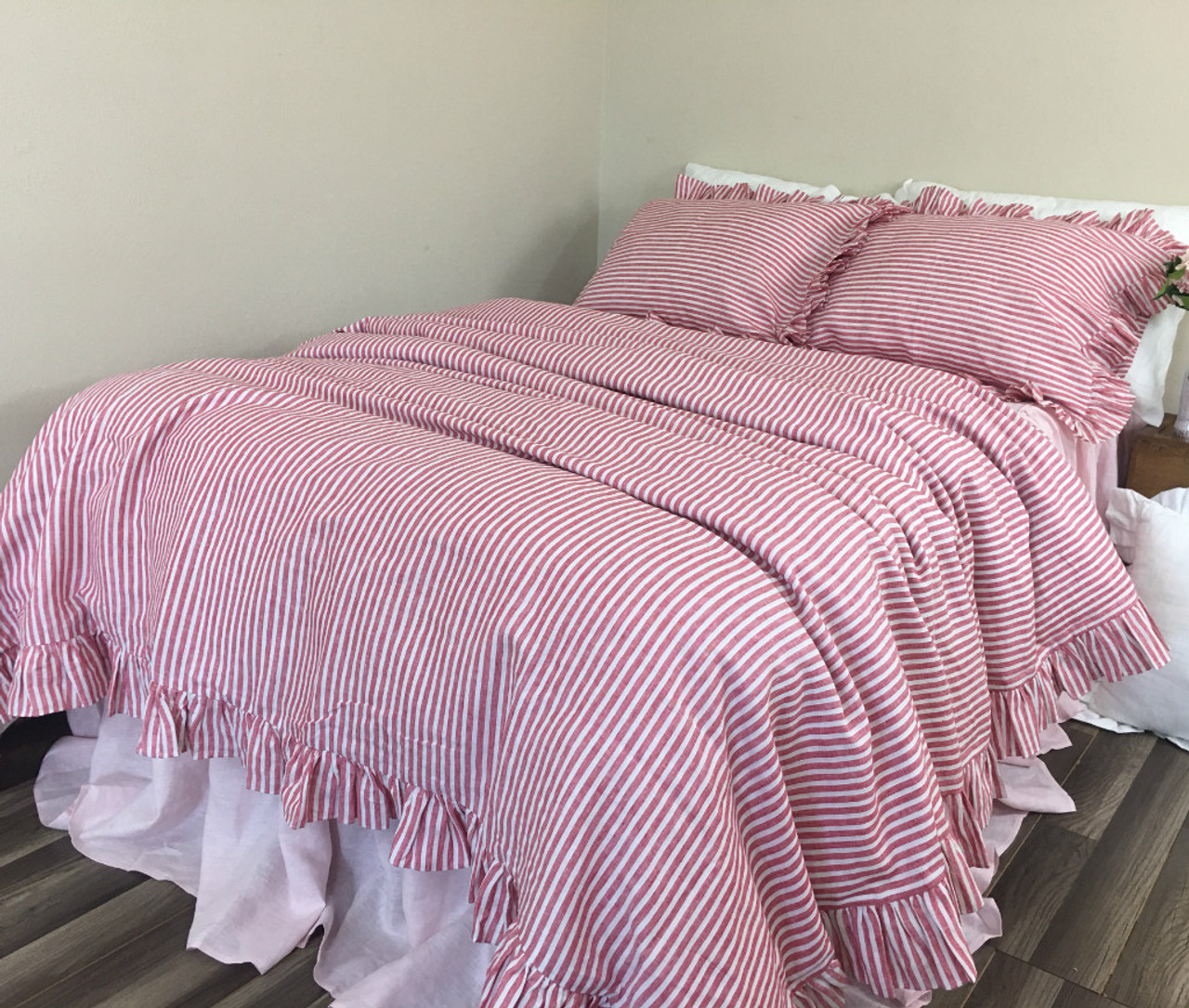 Red And White Striped Ruffle Duvet Cover red-and-white-striped-ruffle-duvet-cover