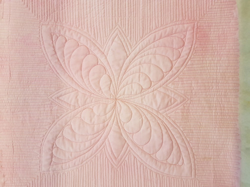 Feather Free Motion Quilting workshop with Trudi Wood at Purple Stitches, North Hampshire, UK Feather Free Motion Quilting workshop with Trudi Wood at Purple Stitches, North Hampshire, UK