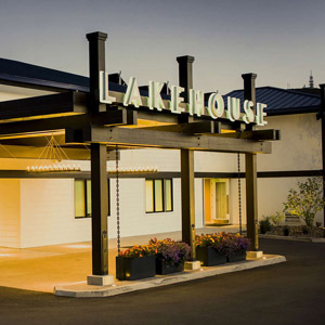 Lakehouse Hotel & Resort Bedding By DOWNLITE