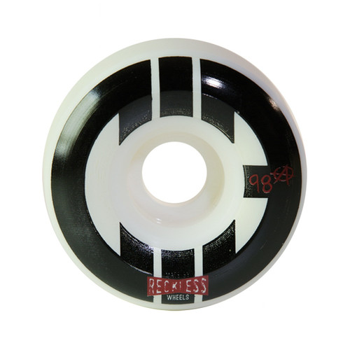 CHICKS IN BOWLS STREET SKATE WHEELS- WHITE/BLACK CHICKS IN BOWLS STREET SKATE WHEELS- WHITE/BLACK