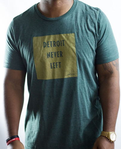 Detroit Never Left™ Tee – Heather Green/Metallic Gold