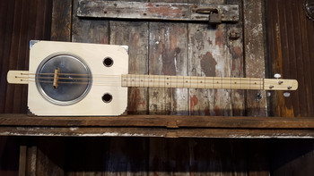 "Tin Pan Alley" 3-String Paint Can Resonator Guitar Kit "Tin Pan Alley" 3-String Paint Can Resonator Guitar Kit