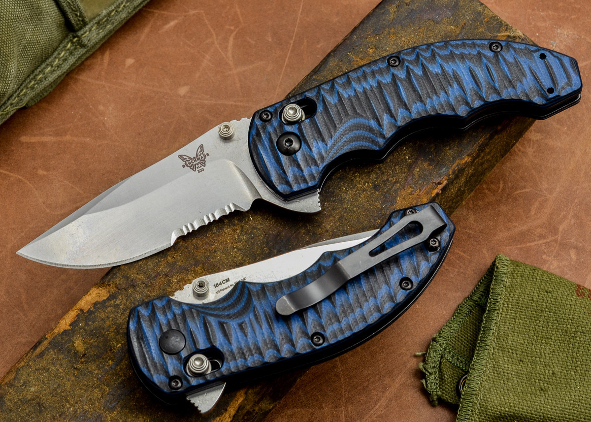 Benchmade Knives 300S1 Axis Flipper Blue & Black G10 Serrated