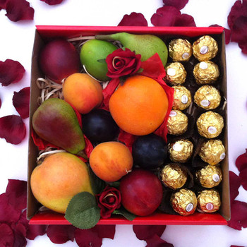 Fruit Hamper Box with Chocolates Fruit Hamper Box with Chocolates