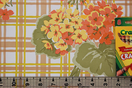 1970s Vintage Wallpaper Geraniums on Plaid