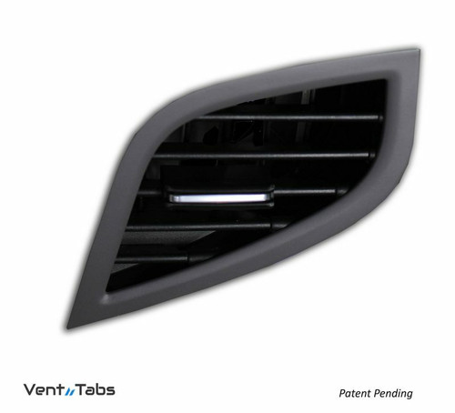 Hyundai Elantra vent with Vent Tab installed