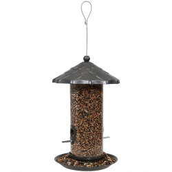 Filled with 2.8 lbs of birdseed mix