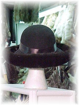 Classic Style Wool Hat with Ribbon & Mink Fur Classic Style Wool Hat with Ribbon & Mink Fur